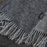 Manta Gourette bicolor de pura lana merino y cashmere - Label Naturel