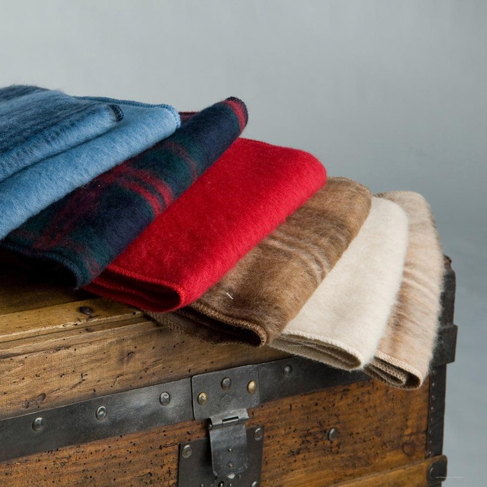 Woolen Throw from the Pyrenees, braided finish - Label Naturel