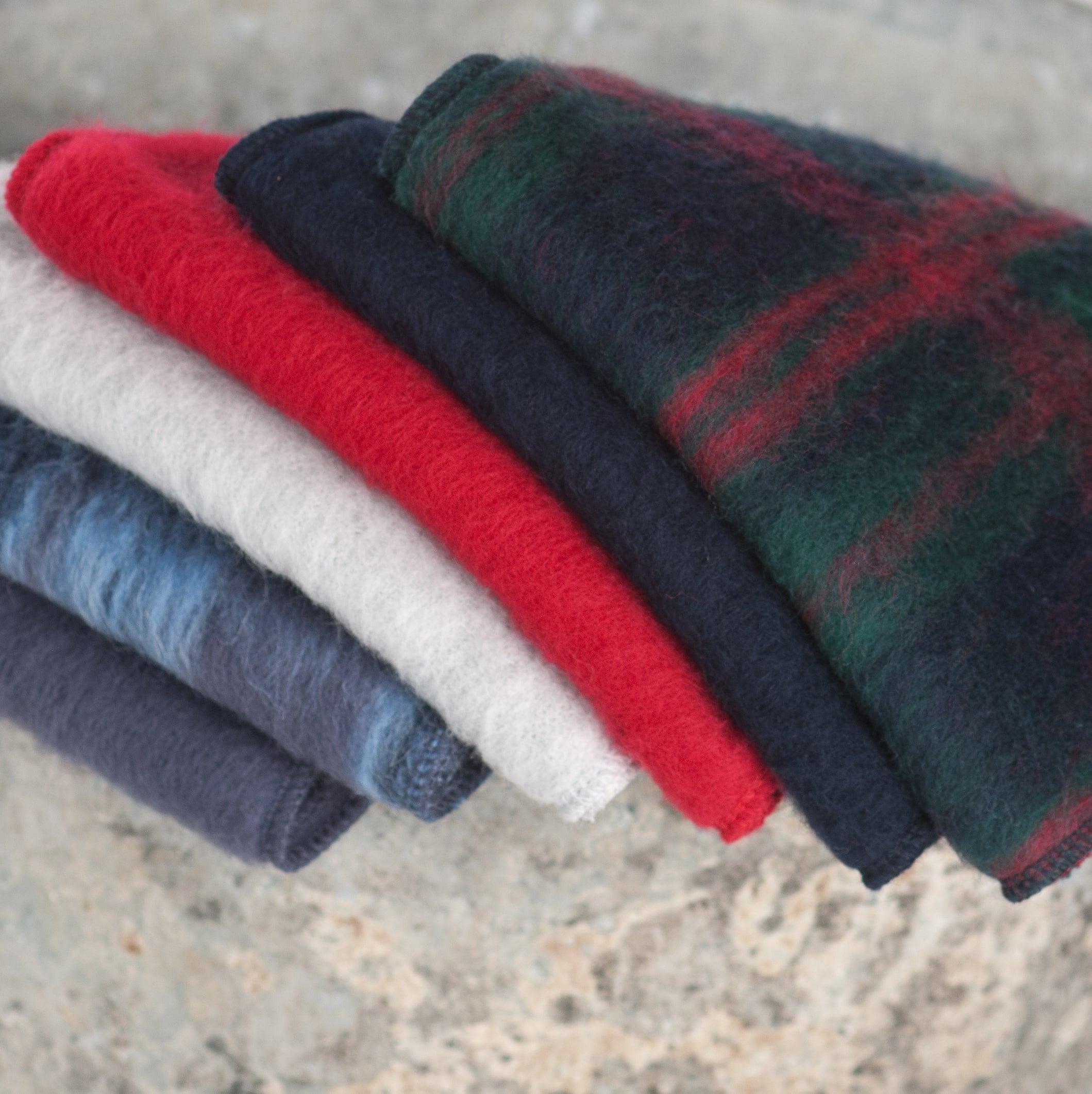 Woolen Throw from the Pyrenees, braided finish - Label Naturel
