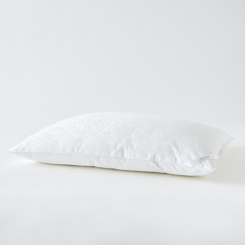 Silk and bamboo carbon pillow