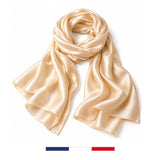 Pañuelo de seda color champán fabricado en Francia.